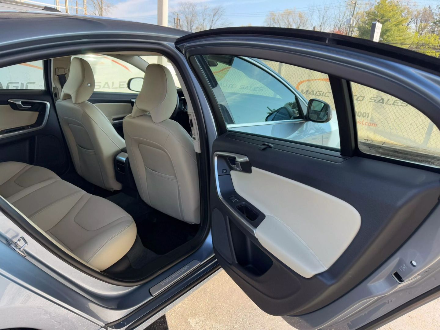 2017 Volvo S60 - Image 21