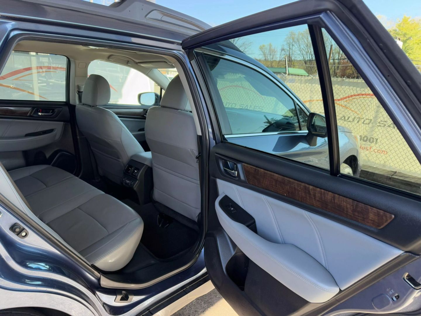 2018 Subaru Outback - Image 21