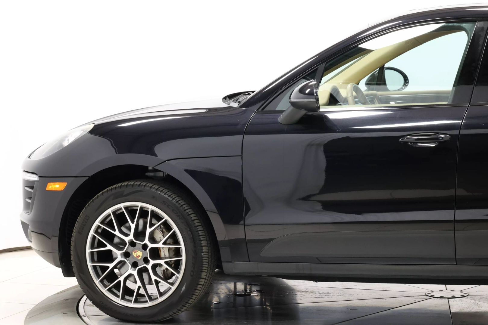 2016 Porsche Macan - Image 7