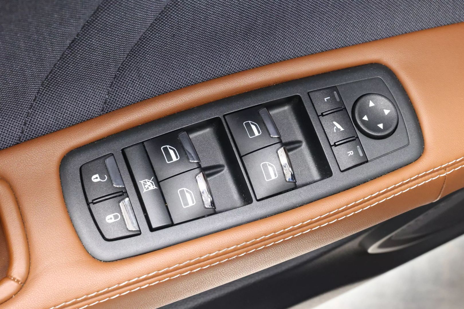 2018 Maserati Quattroporte - Image 10