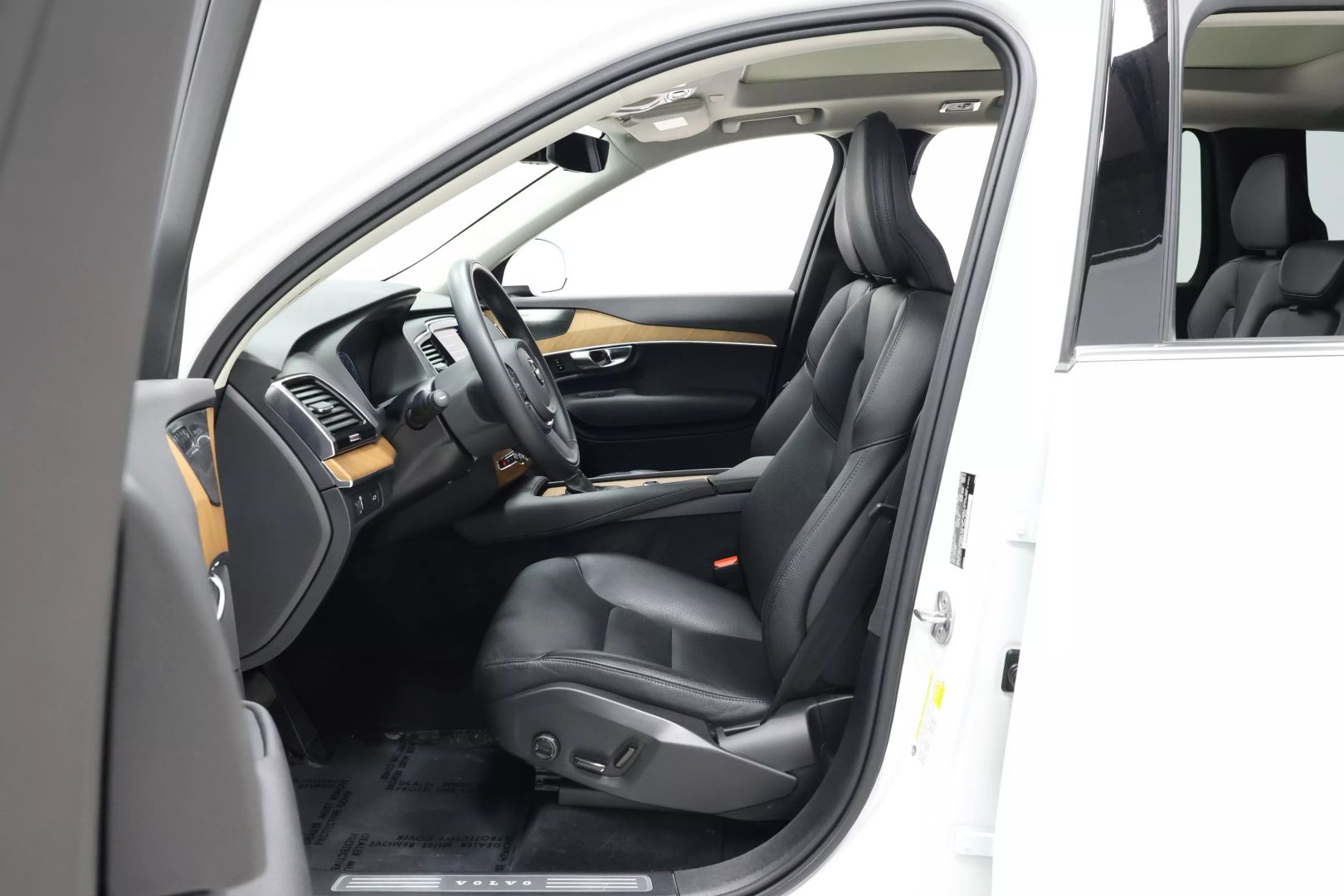 2022 Volvo Xc90 - Image 13
