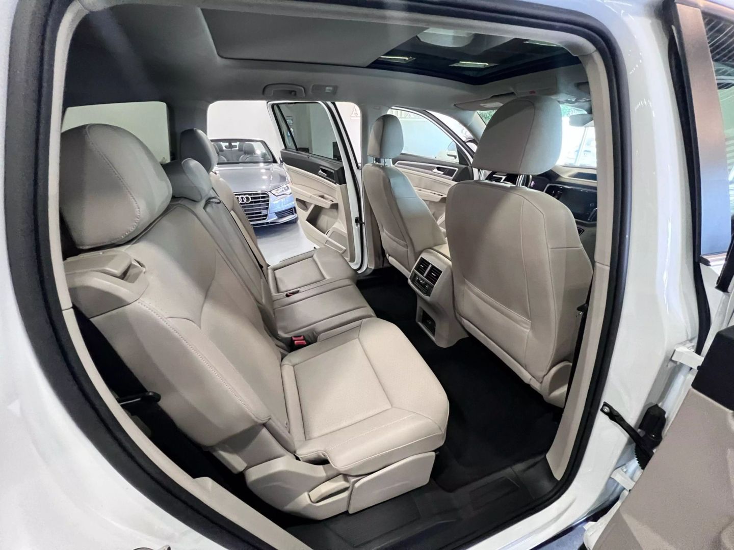 2019 Volkswagen Atlas Sel R-line Sport Utility 4d - Image 20