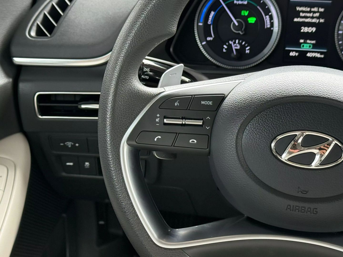 2022 Hyundai Sonata Hybrid - Image 33