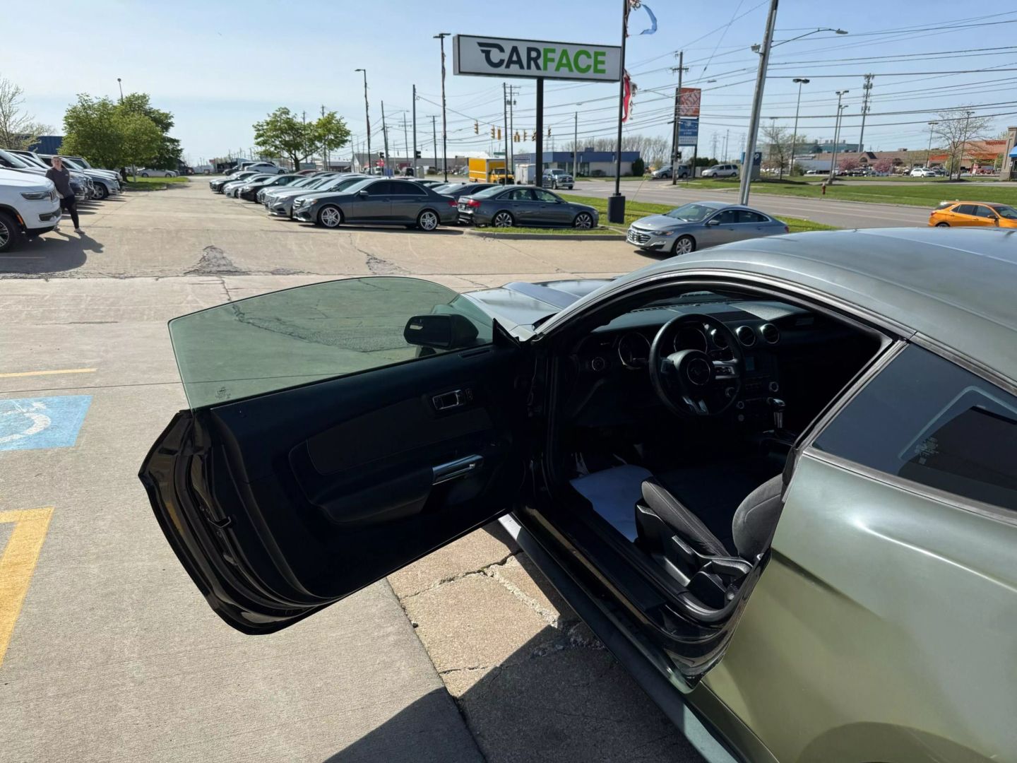 2016 Ford Mustang - Image 16