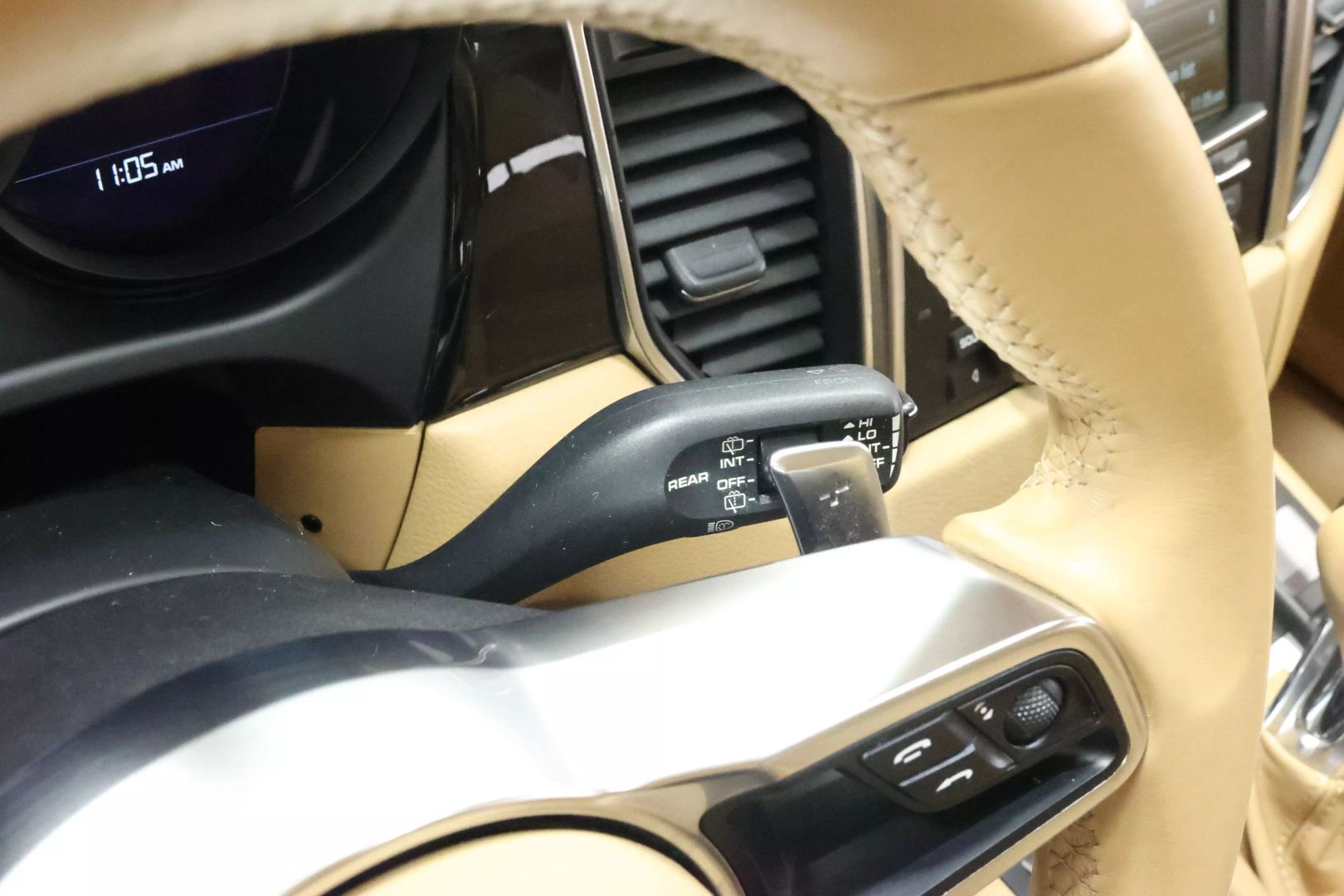 2016 Porsche Macan - Image 27
