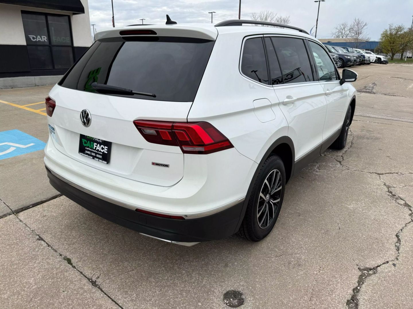 2021 Volkswagen Tiguan - Image 14