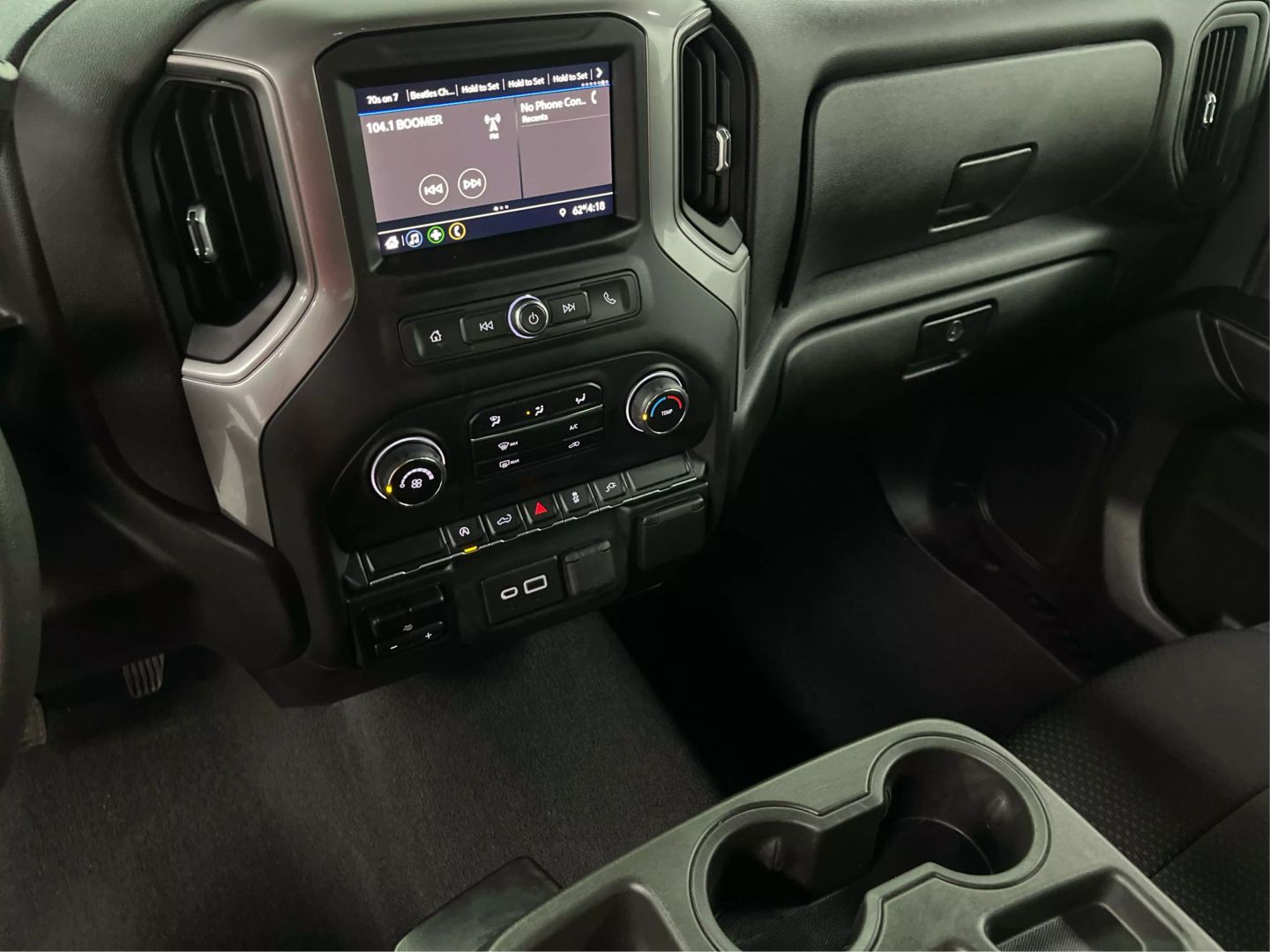 2021 Chevrolet Silverado 1500 Crew Cab - Image 16