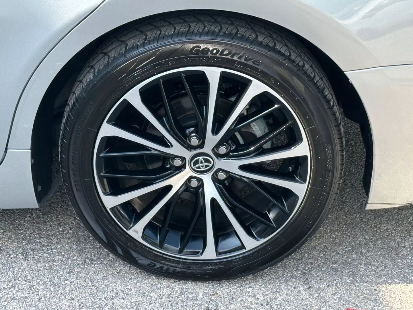 2020 Toyota Camry Hybrid - Image 42