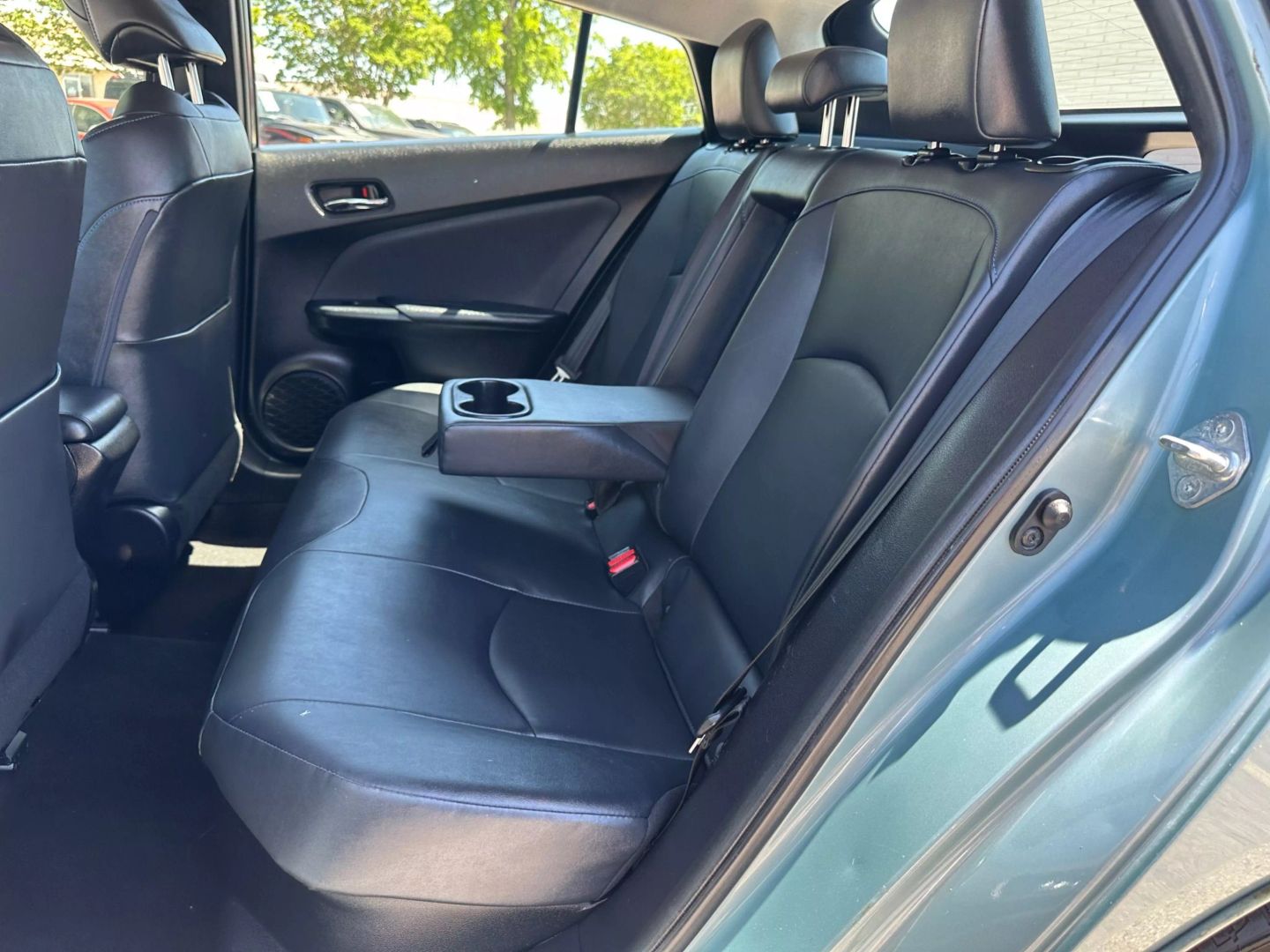 2016 Toyota Prius - Image 17