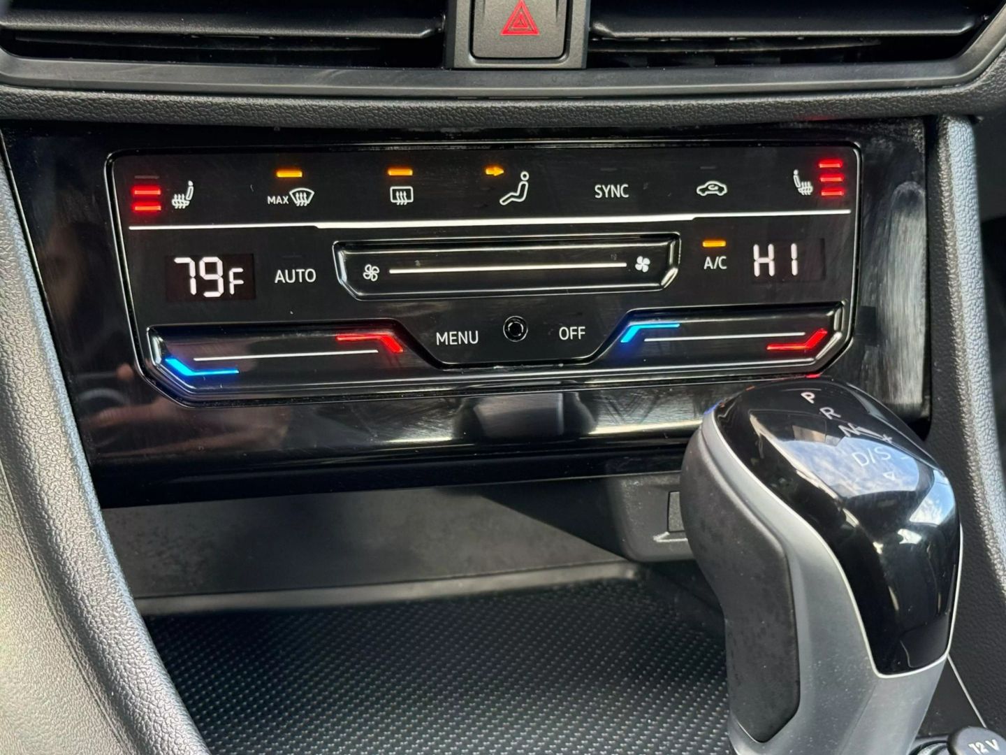 2025 Volkswagen Jetta - Image 38