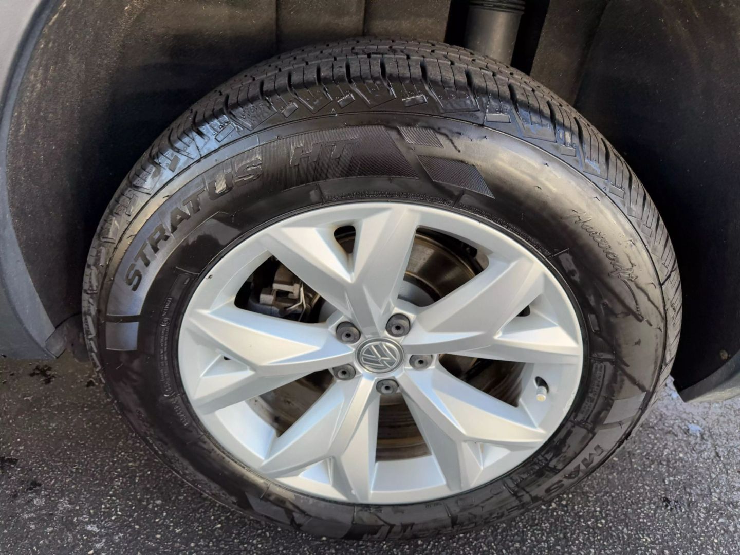 2018 Volkswagen Atlas - Image 41