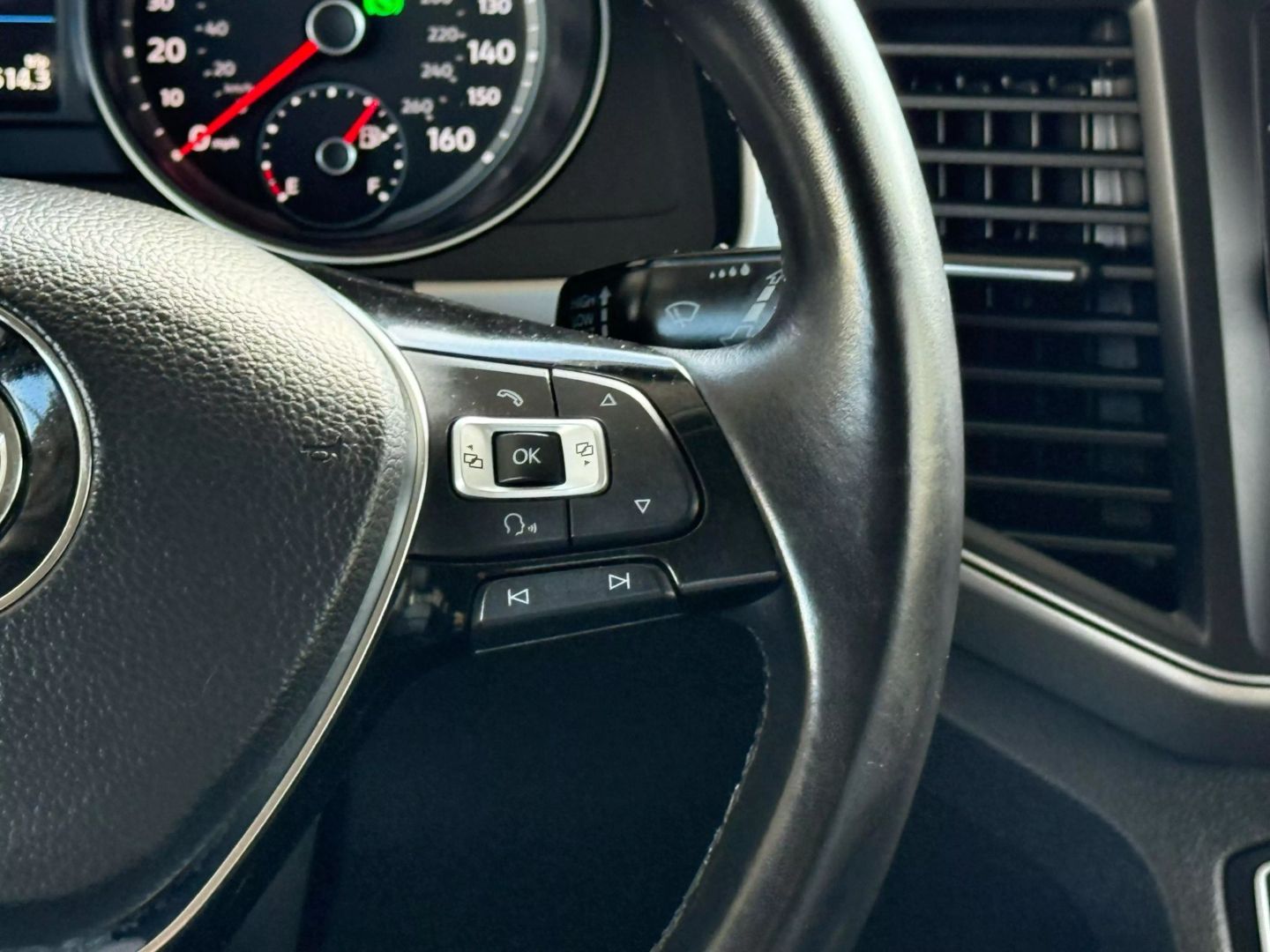 2018 Volkswagen Atlas - Image 37