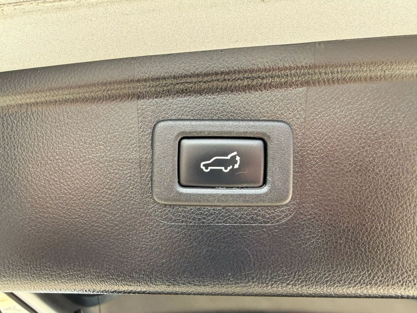 2016 Subaru Outback - Image 11
