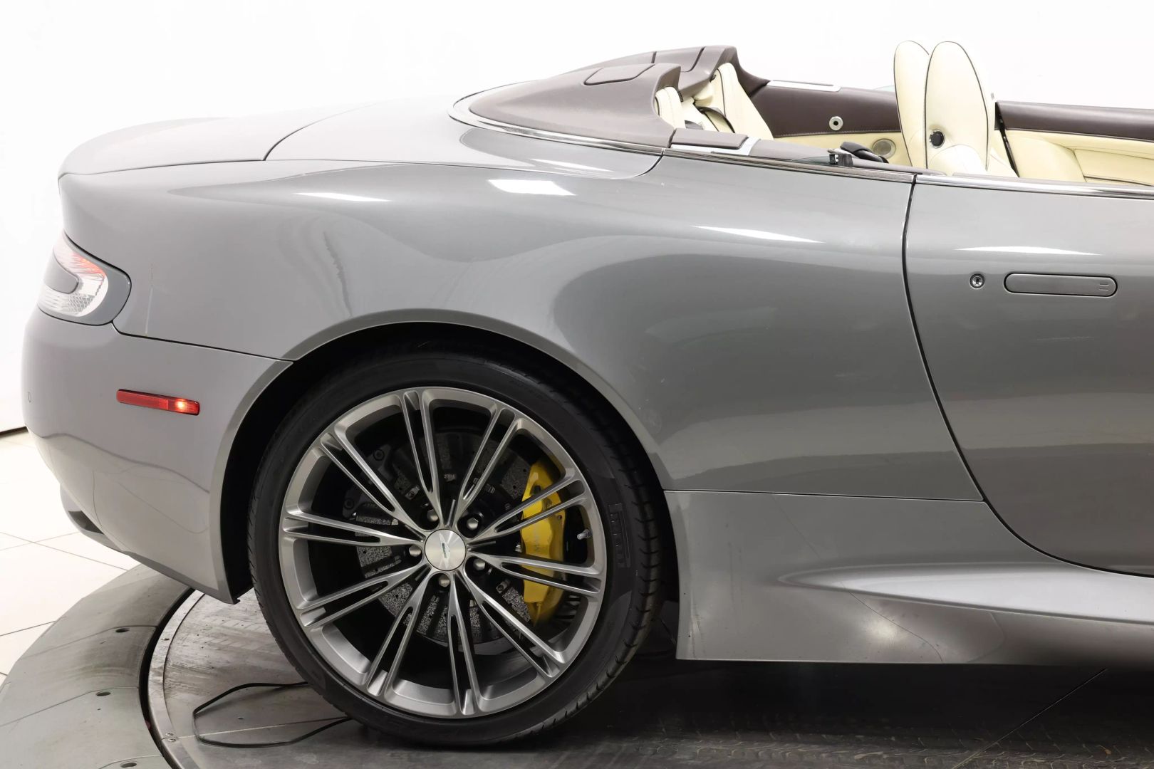 2012 Aston Martin Virage - Image 55