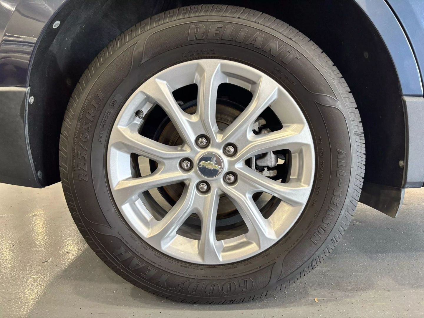 2019 Chevrolet Equinox Ls Sport Utility 4d - Image 25