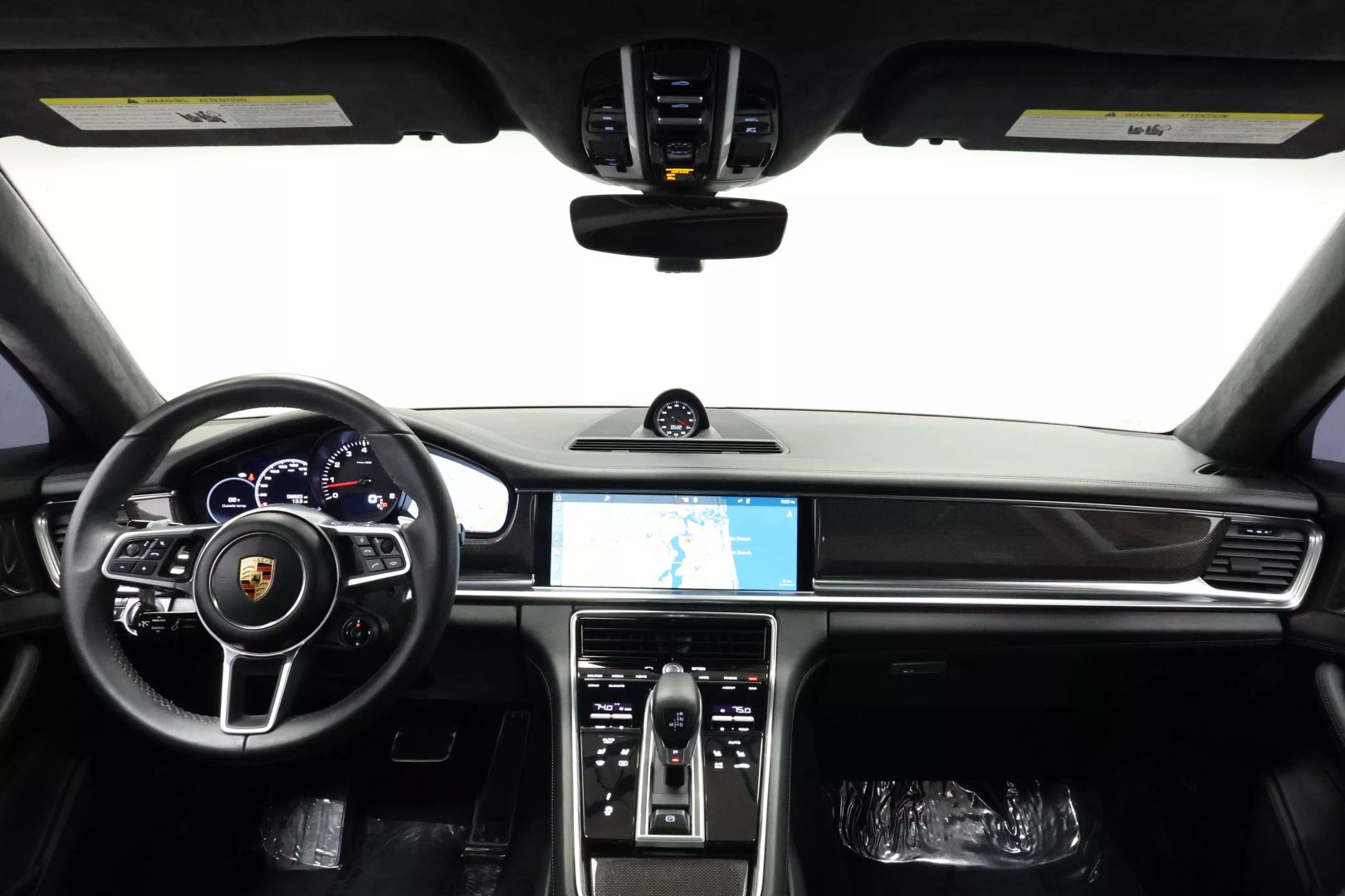 2017 Porsche Panamera - Image 52