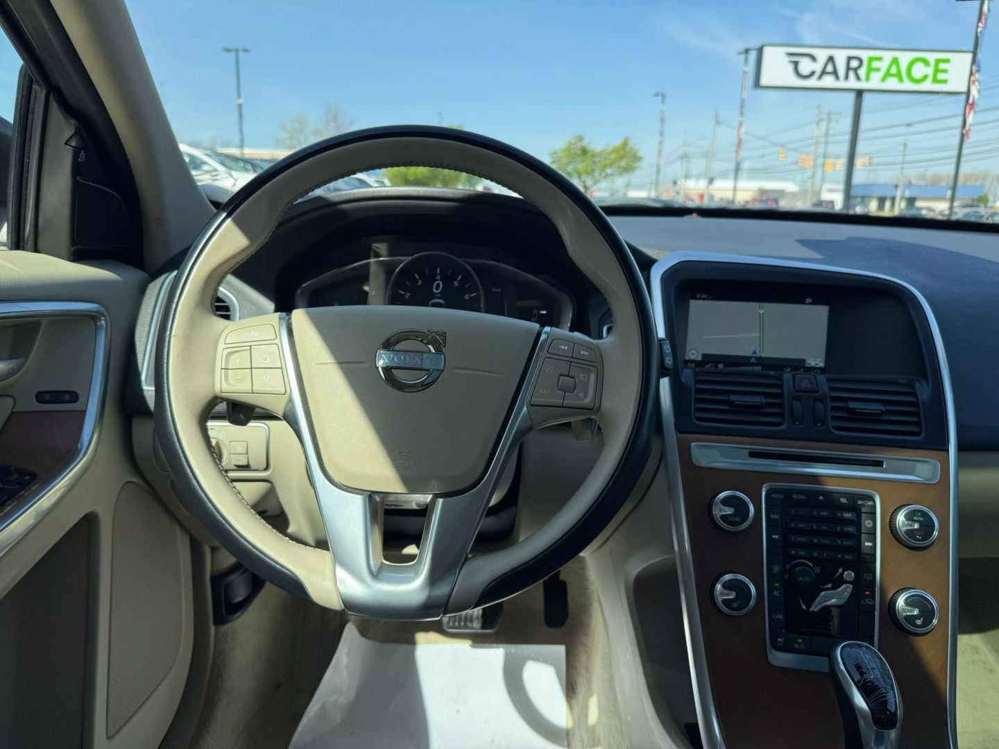 2015 Volvo Xc60 - Image 30