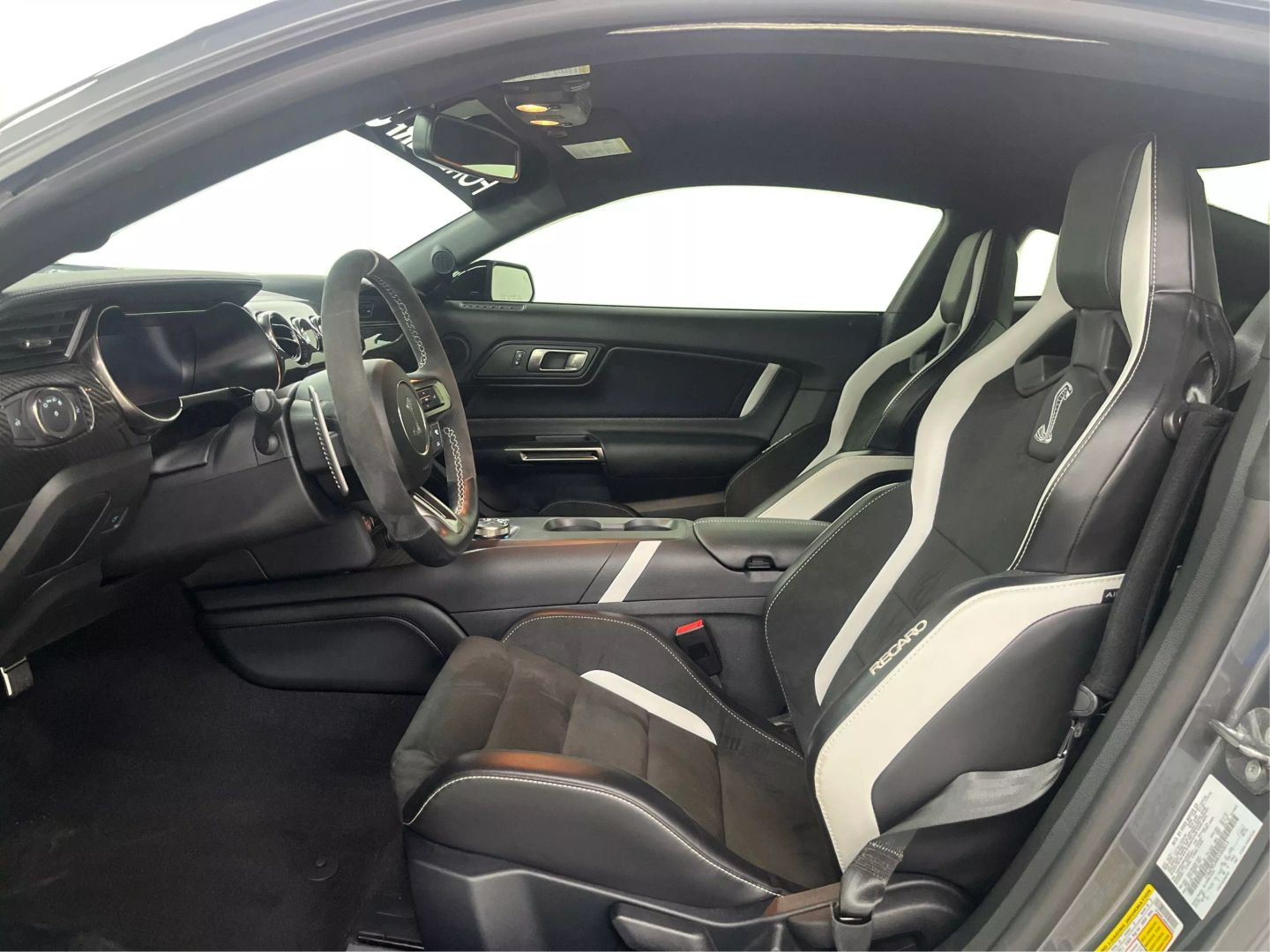 2021 Ford Mustang - Image 9