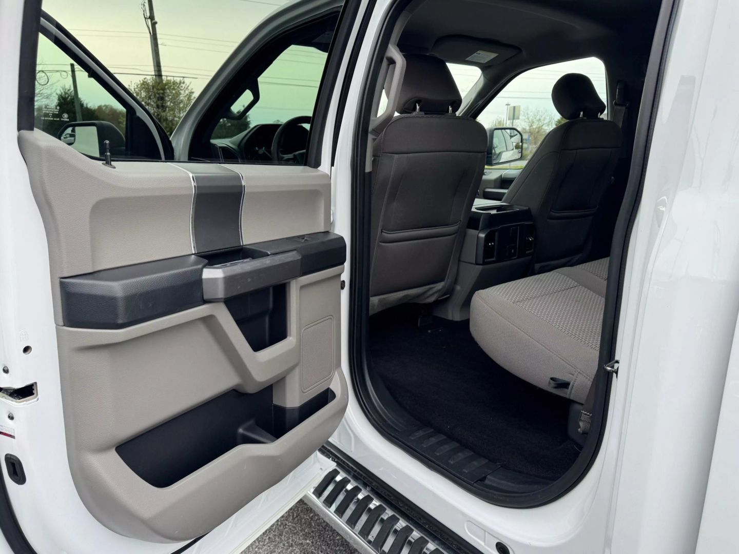 Image 10 of 2019 FORD F150 SUPERCREW CAB