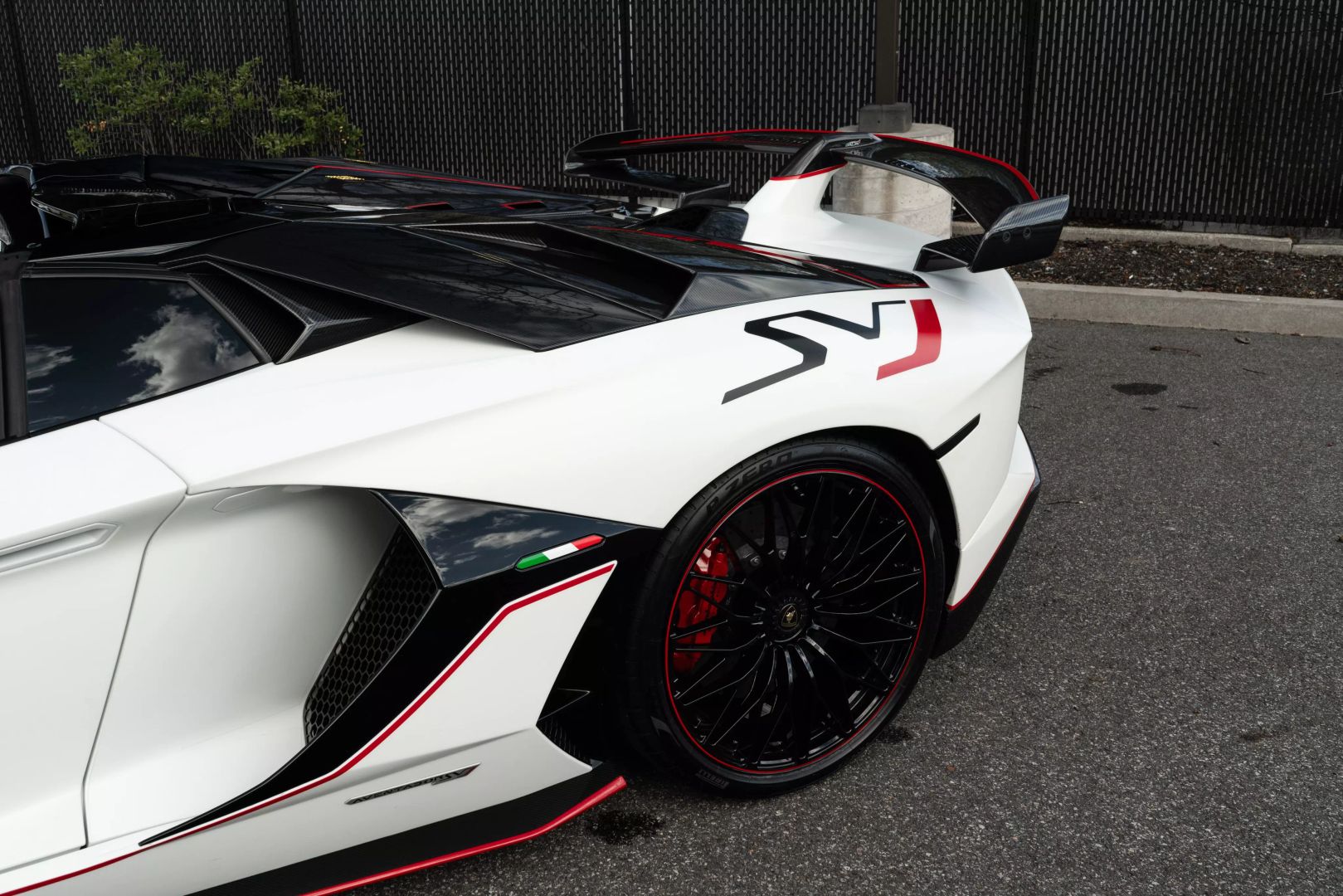 2021 Lamborghini Aventador - Image 48