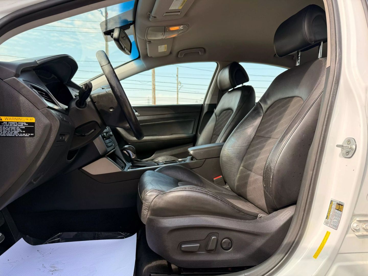 2015 Hyundai Sonata - Image 16
