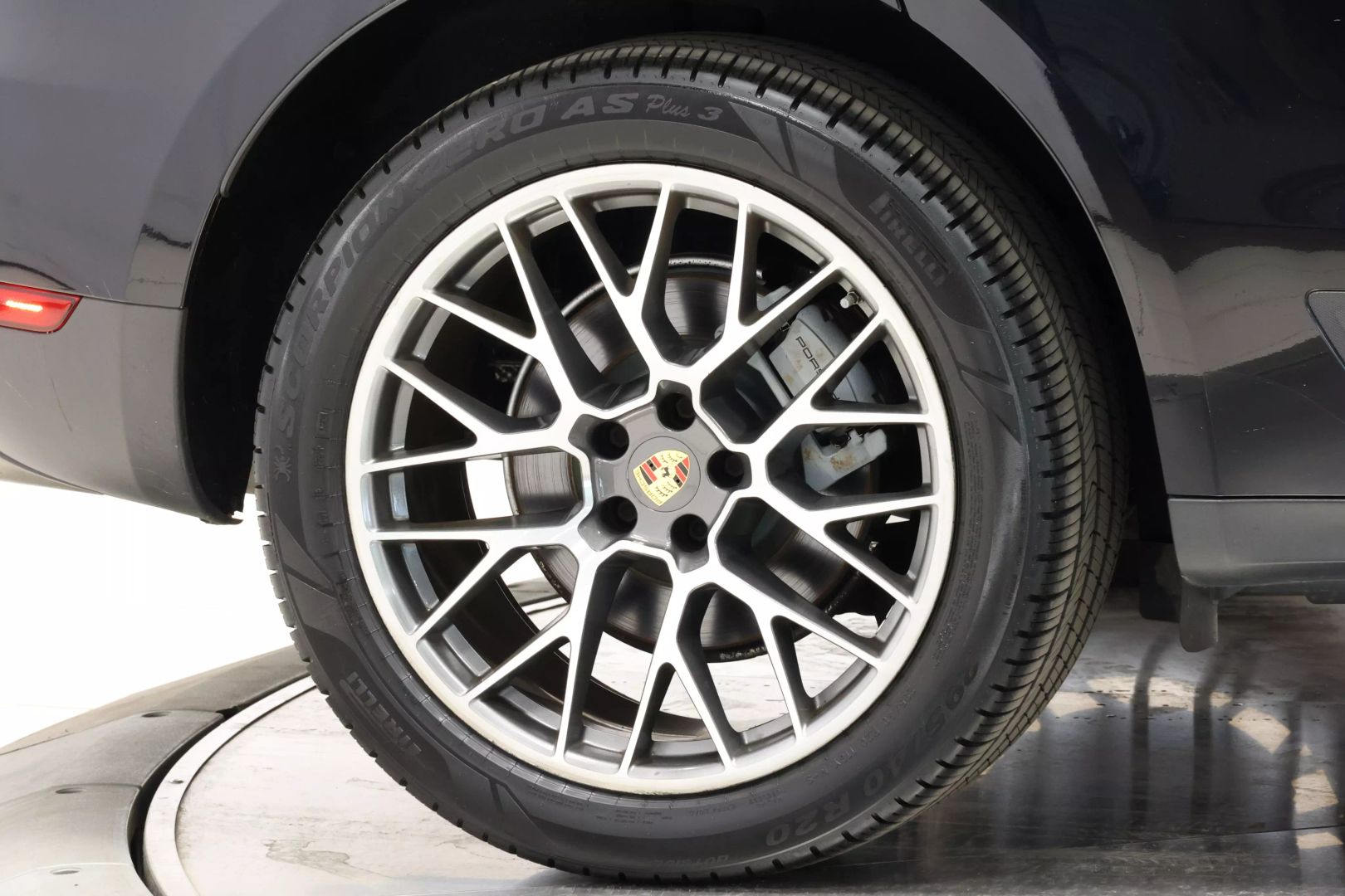 2016 Porsche Macan - Image 96