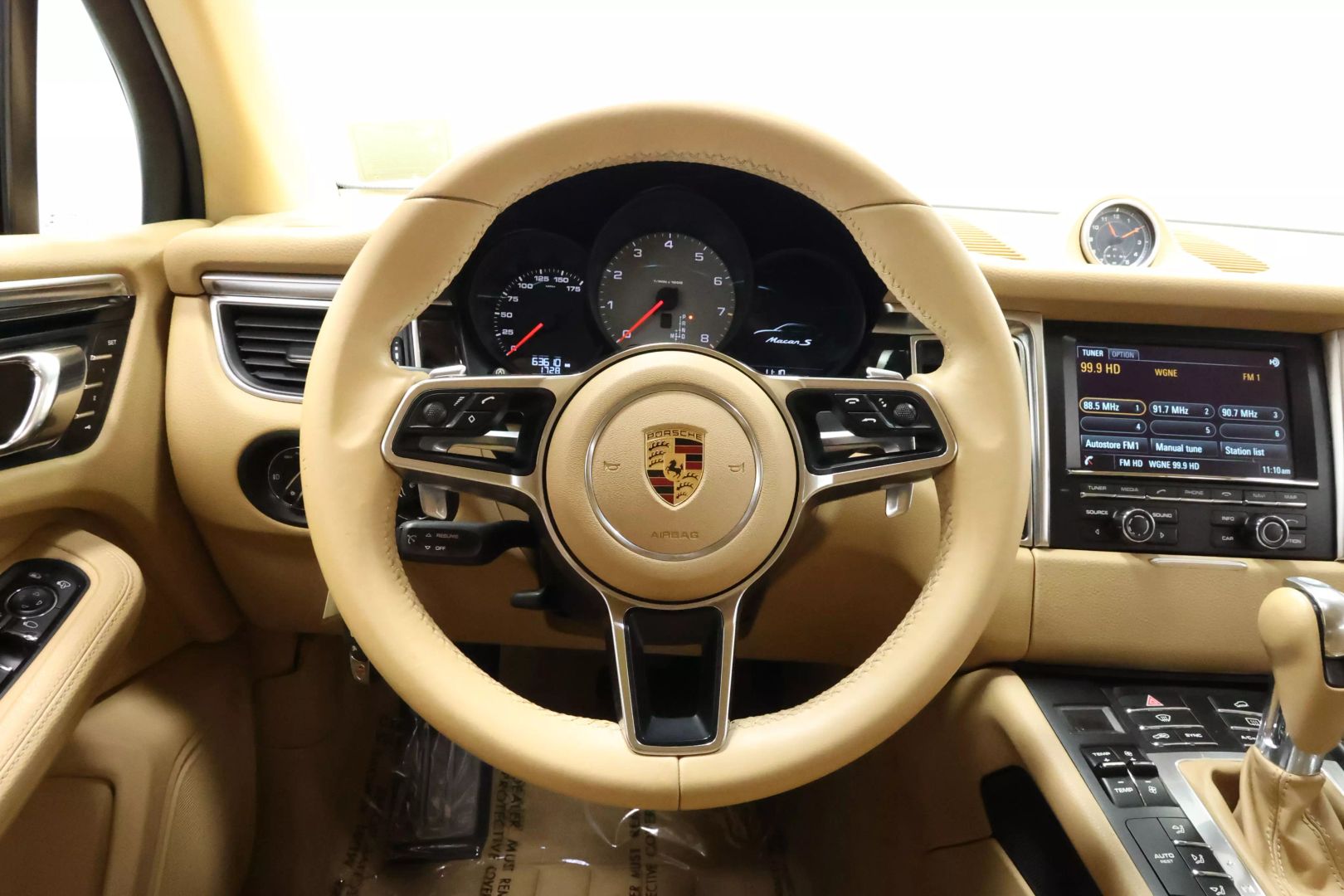 2016 Porsche Macan - Image 21