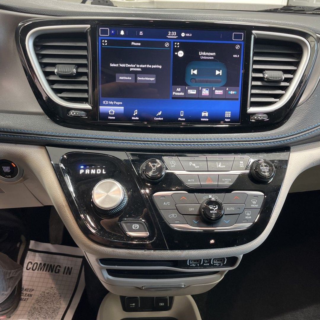 Image 6 of 2021 CHRYSLER PACIFICA
