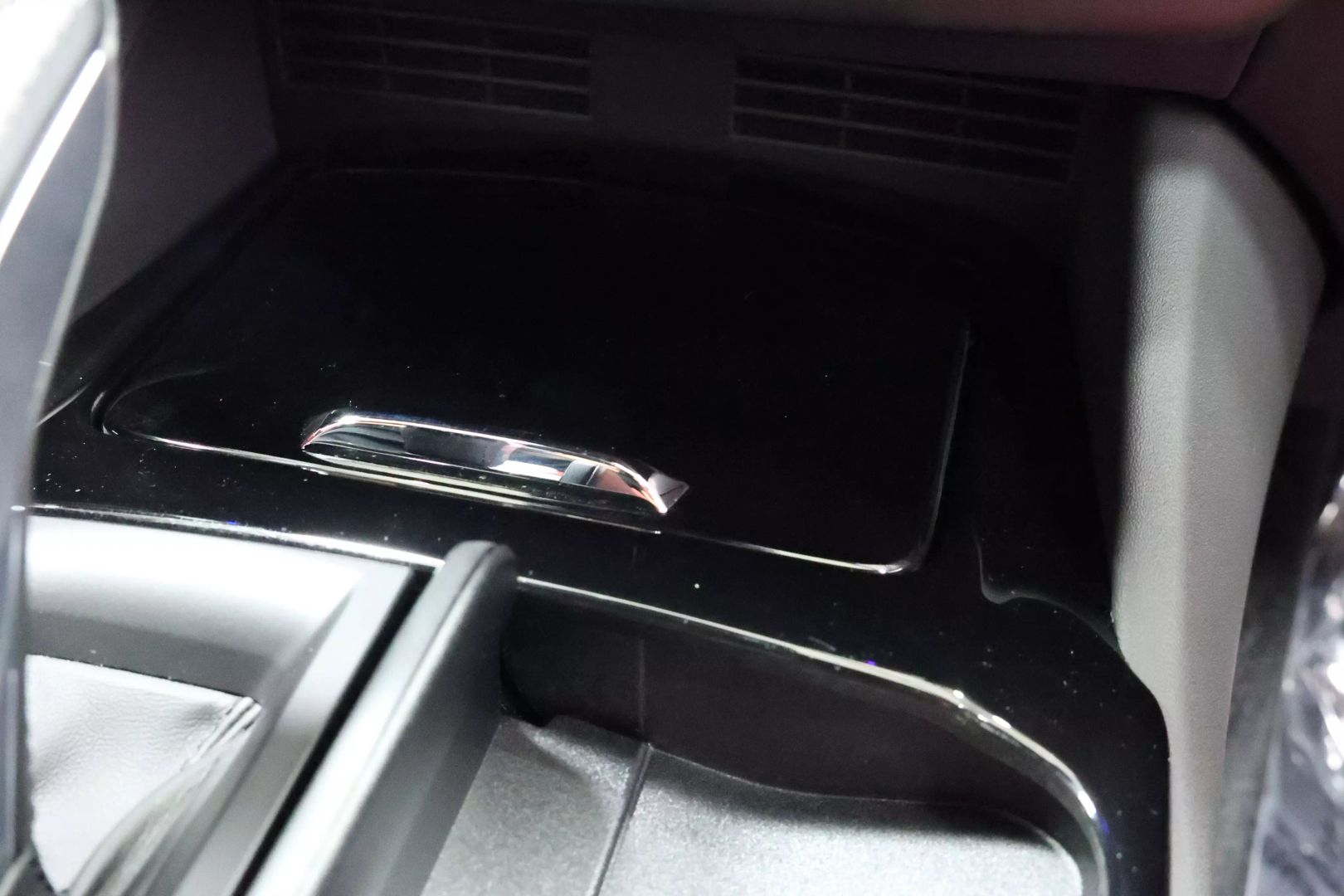 2022 Maserati Levante - Image 40
