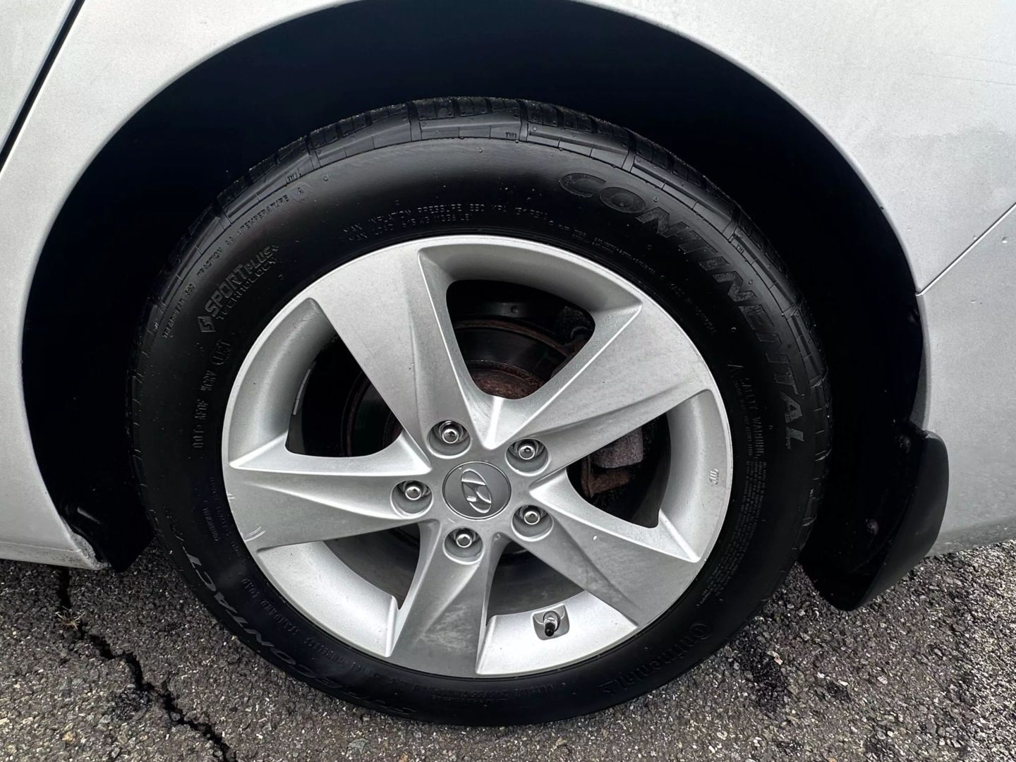 2013 Hyundai Elantra - Image 27