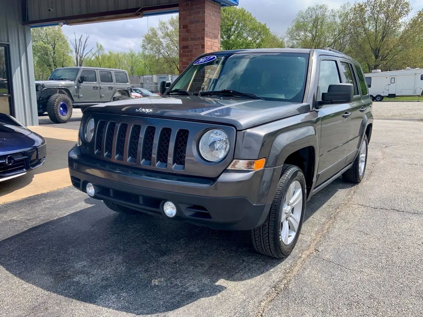 Image 2 of 2017 JEEP PATRIOT