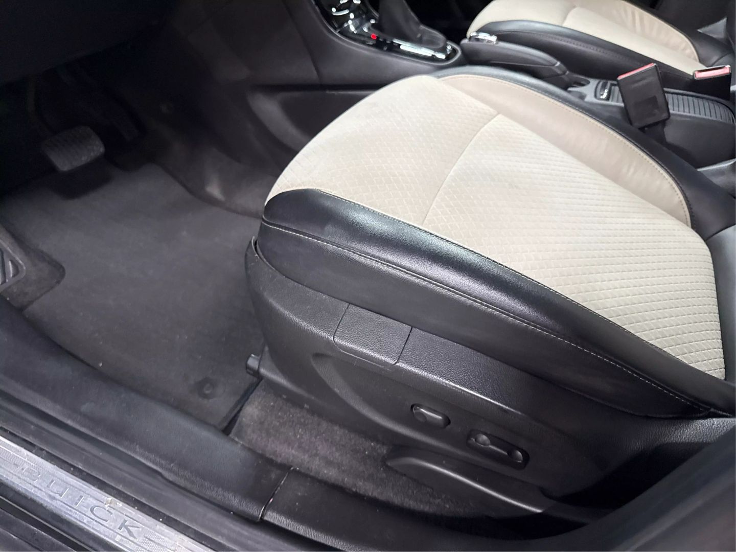 2017 Buick Encore - Image 34