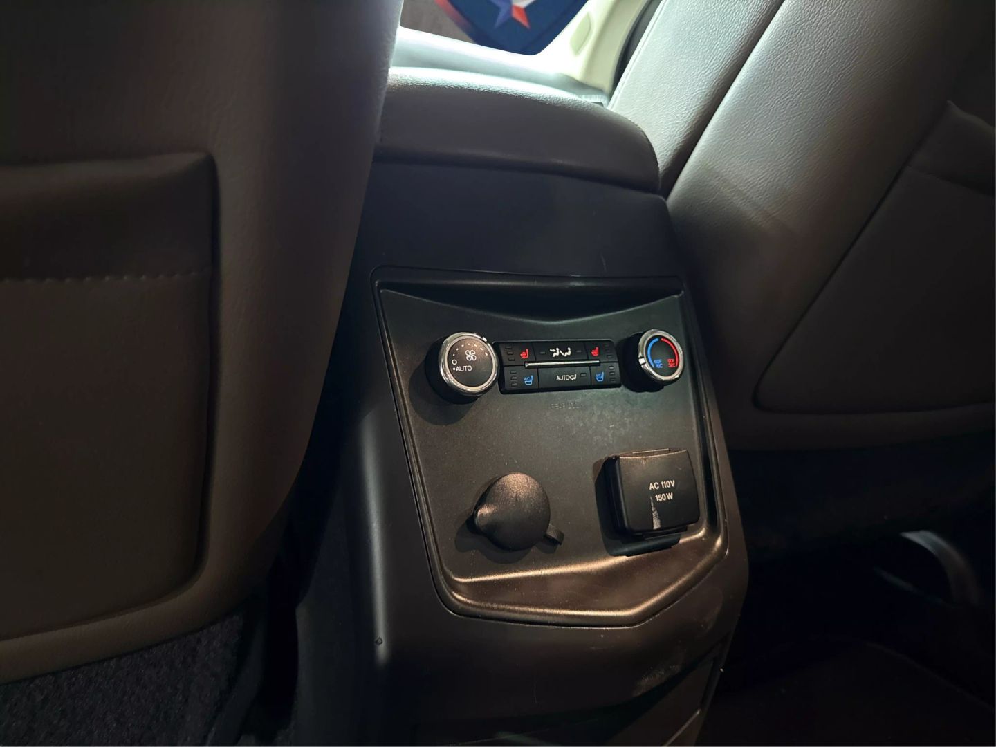 2017 Lincoln Mkt - Image 32