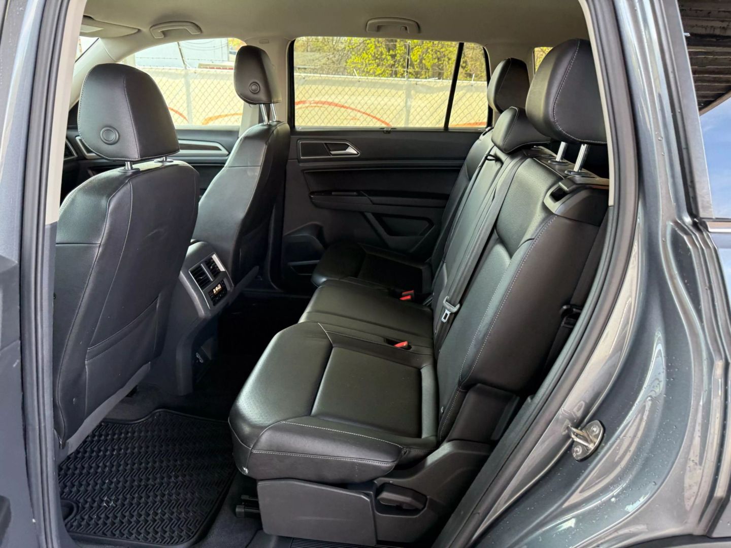 2018 Volkswagen Atlas - Image 18