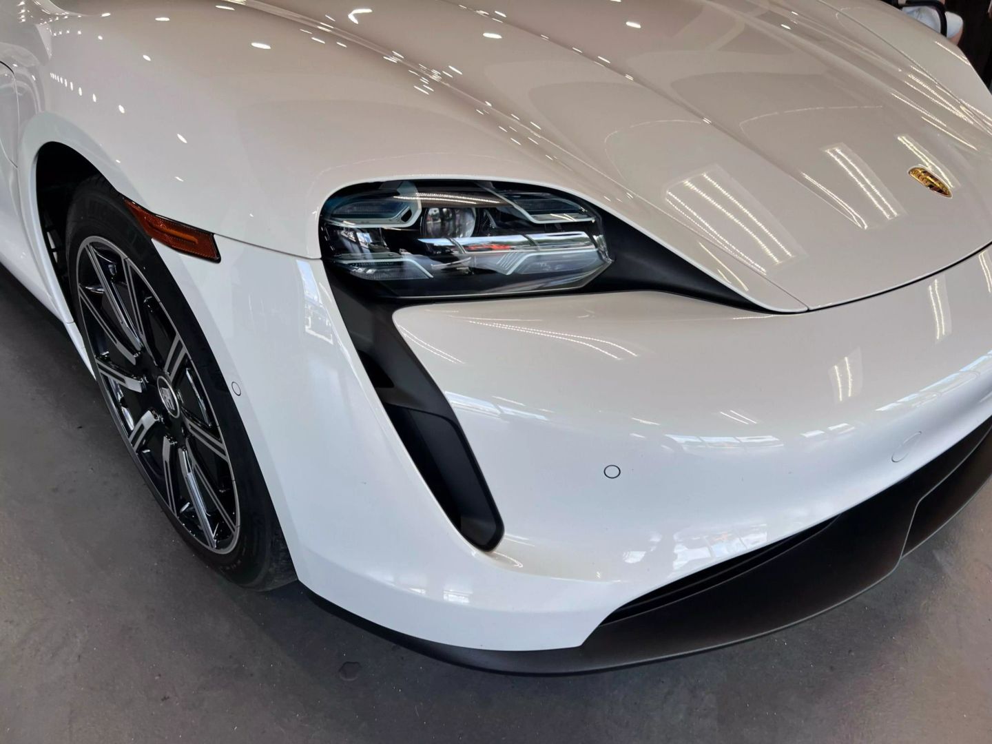 2020 Porsche Taycan 4s Sedan 4d - Image 4