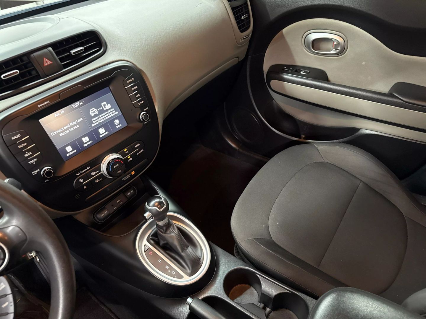 2019 Kia Soul - Image 30