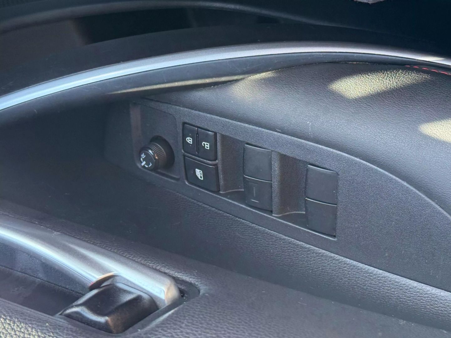 2023 Toyota Corolla - Image 39