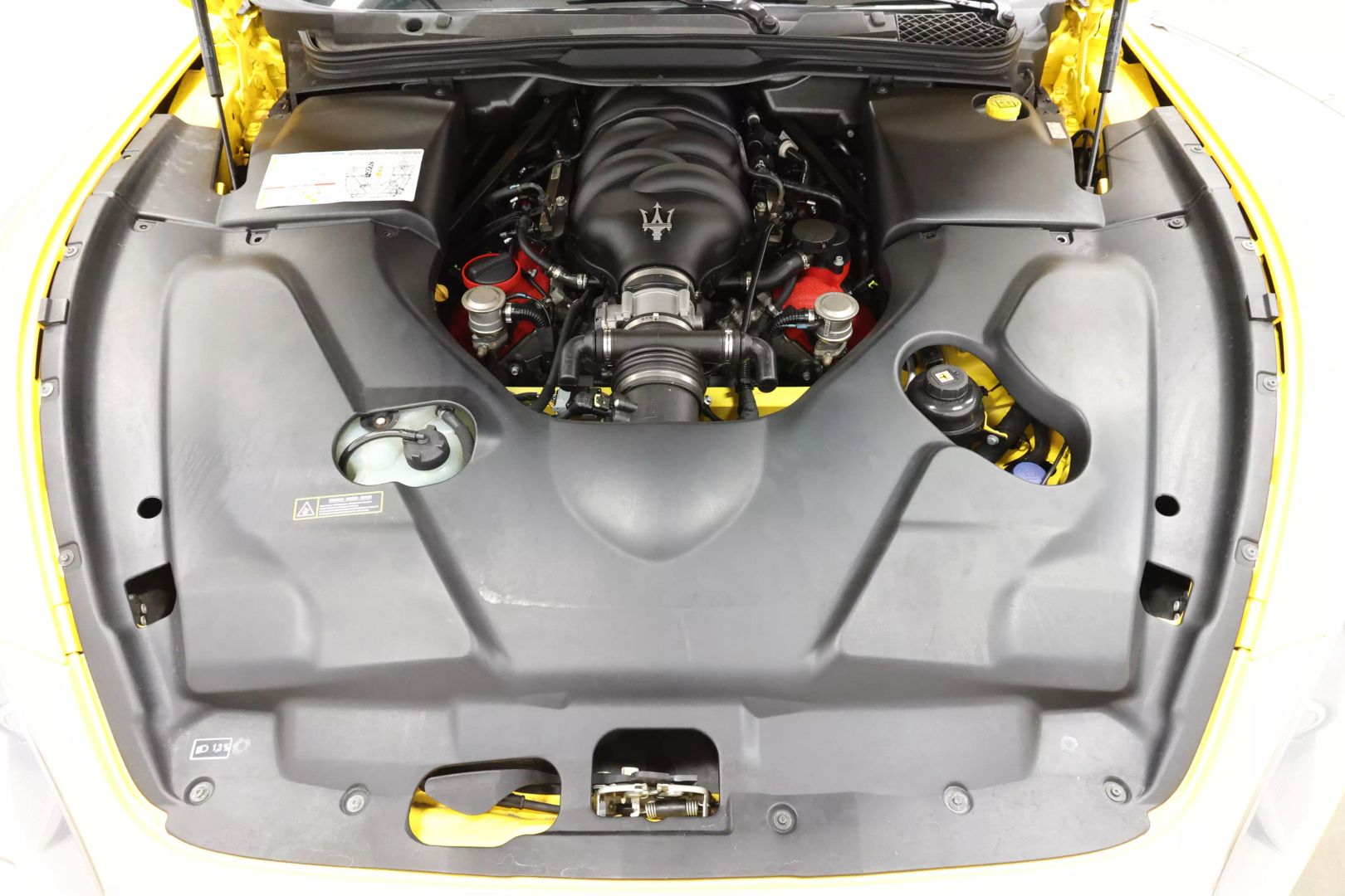 2011 Maserati Granturismo - Image 88