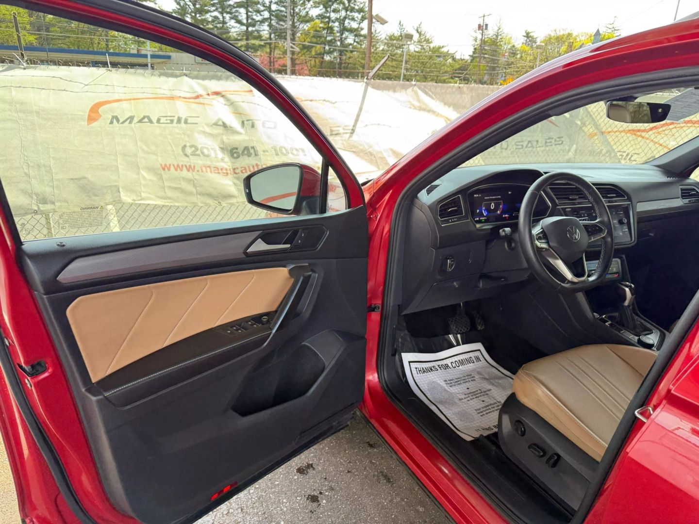 2022 Volkswagen Tiguan - Image 14