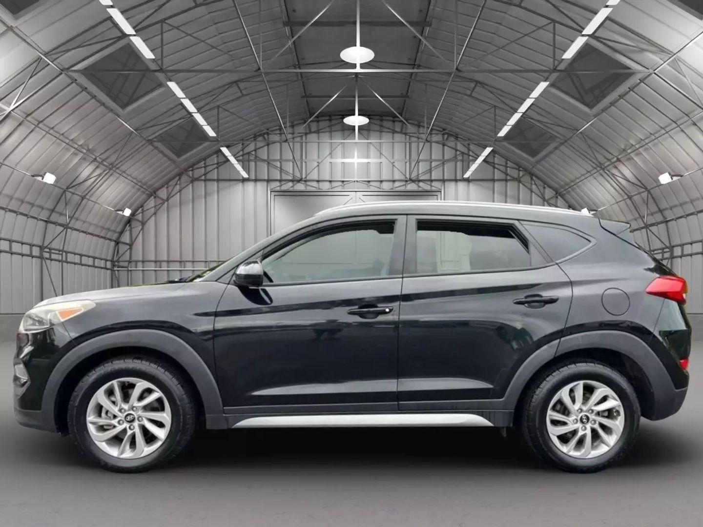 Used 2017 Hyundai Tucson SE with VIN KM8J3CA44HU278172 for sale in Kansas City