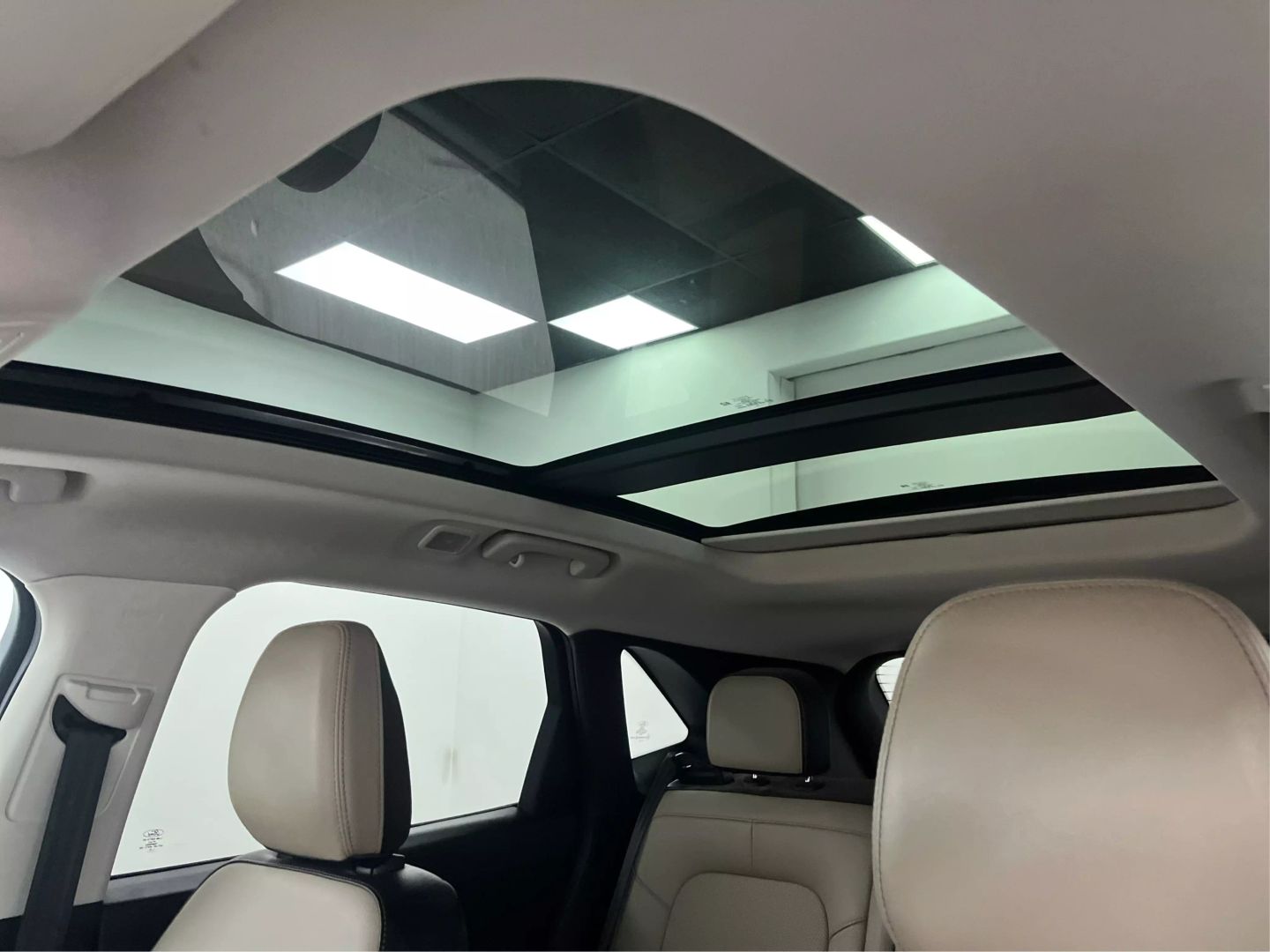 2022 Ford Escape - Image 22