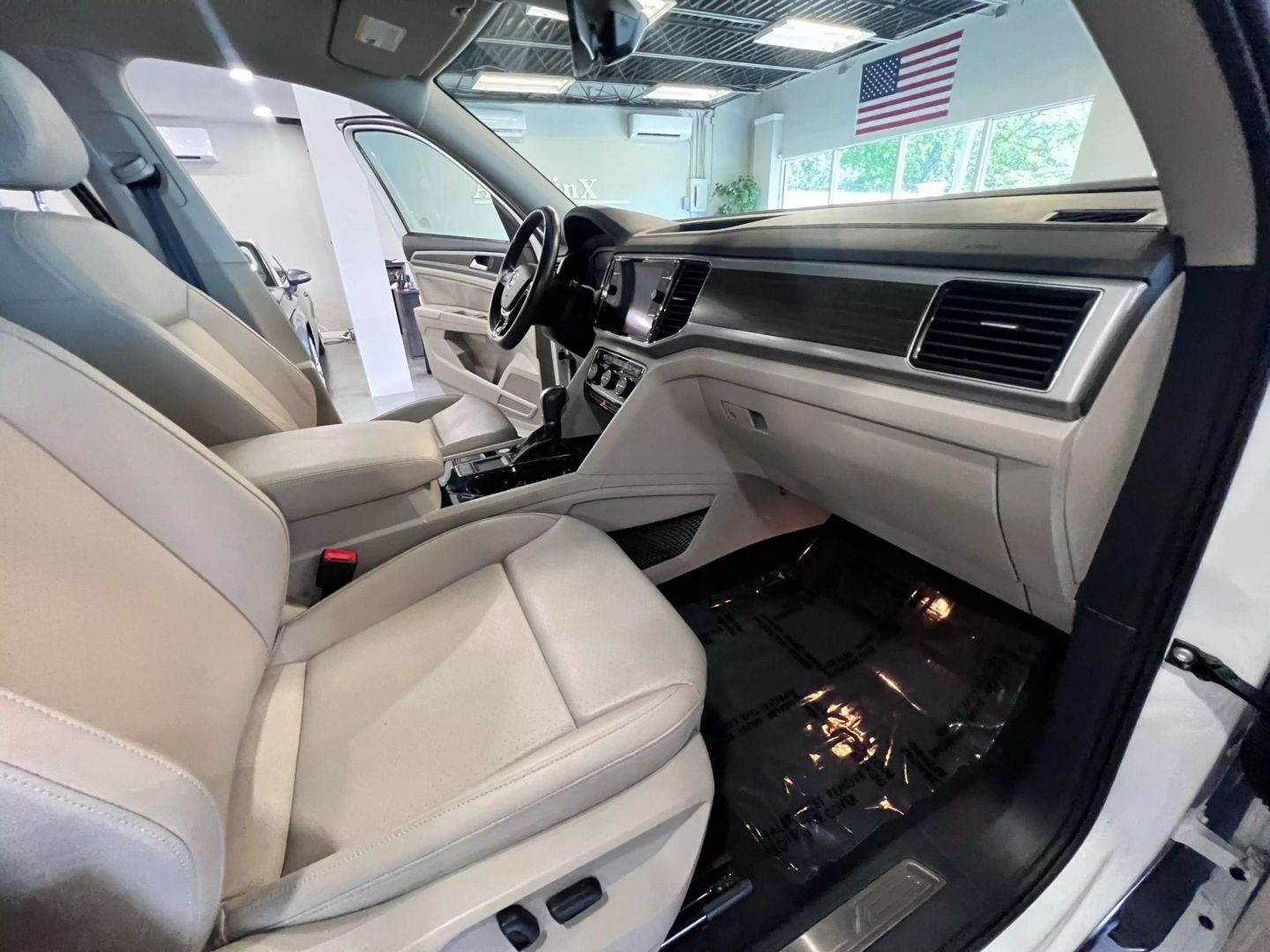 2019 Volkswagen Atlas Sel R-line Sport Utility 4d - Image 25