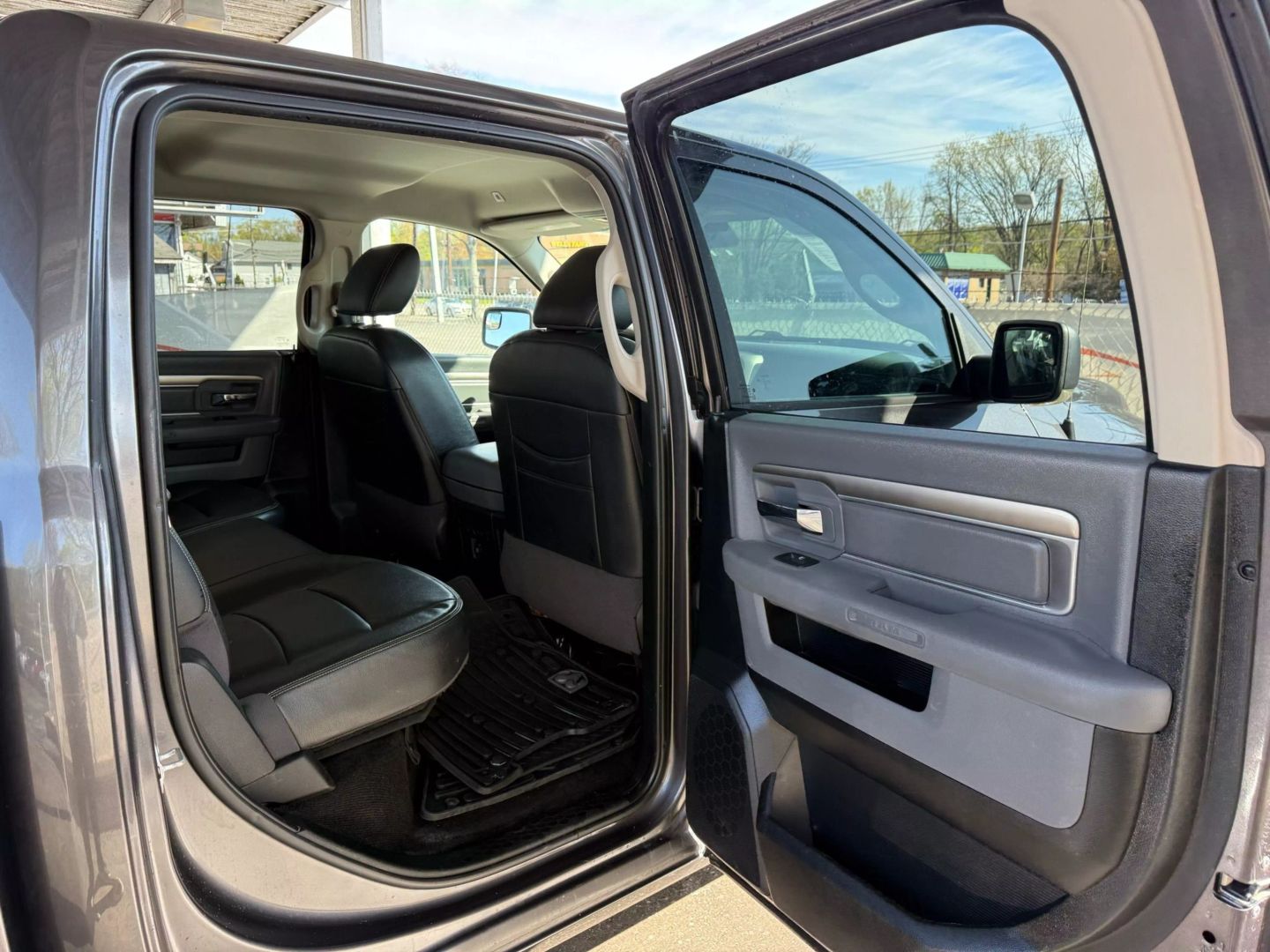 2017 Ram 1500 Crew Cab - Image 21