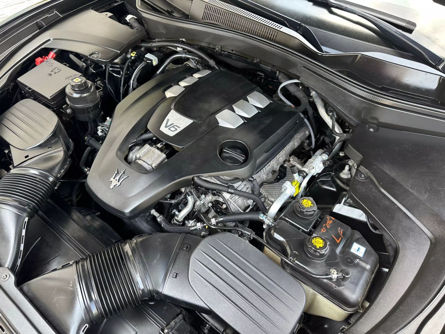 2017 Maserati Levante - Image 49
