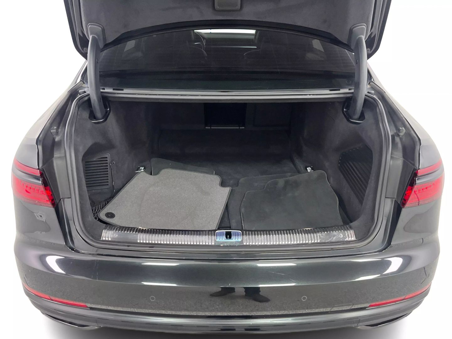 2021 Audi A8 - Image 11