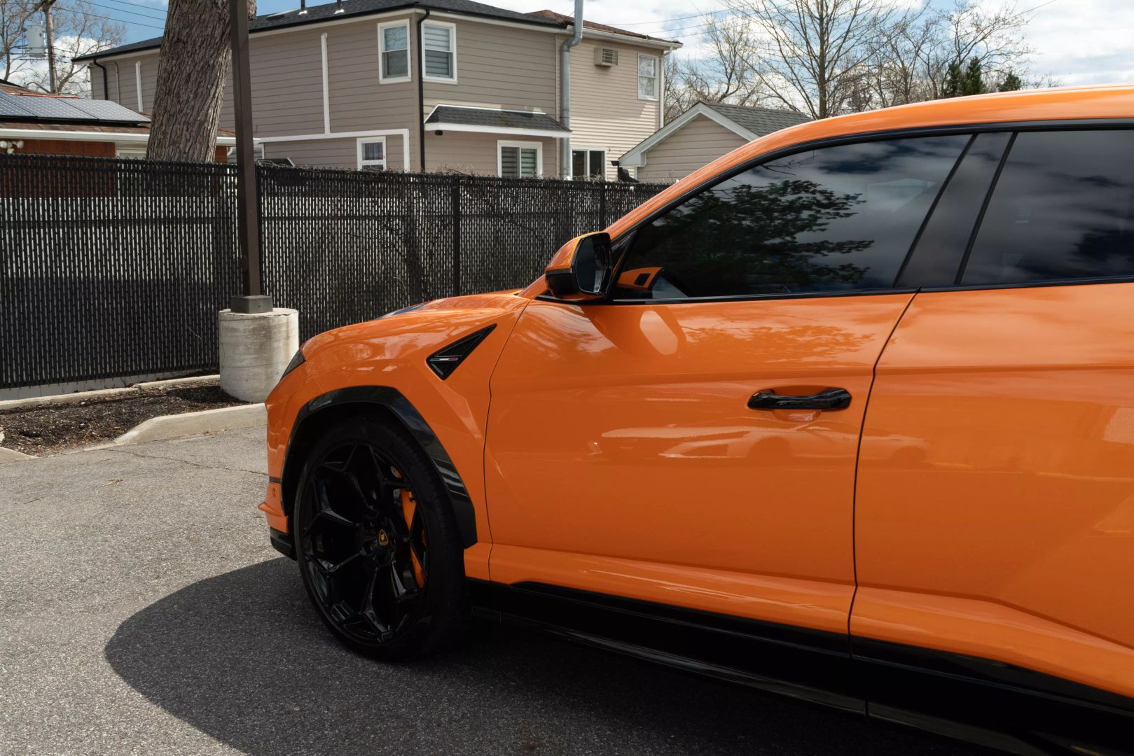 2023 Lamborghini Urus - Image 11