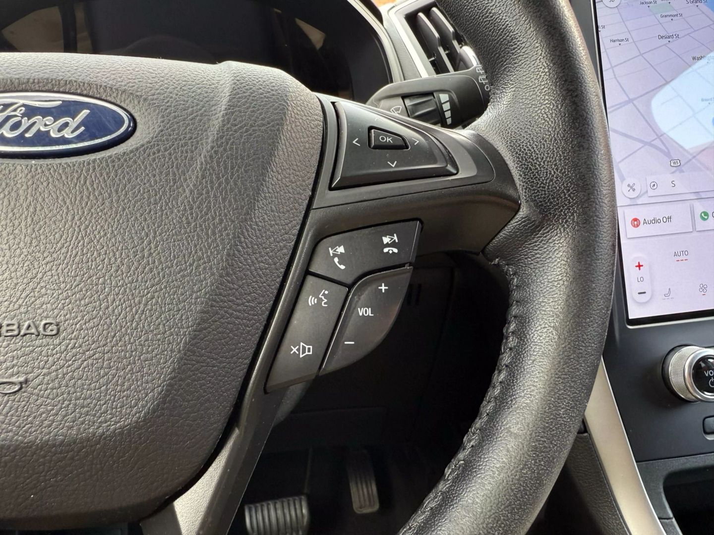 2022 Ford Edge - Image 30