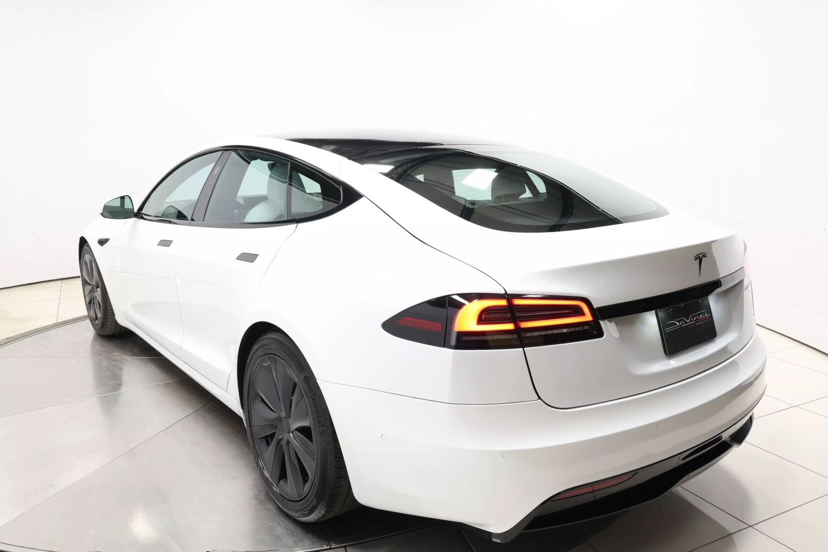 2022 Tesla Model S - Image 49