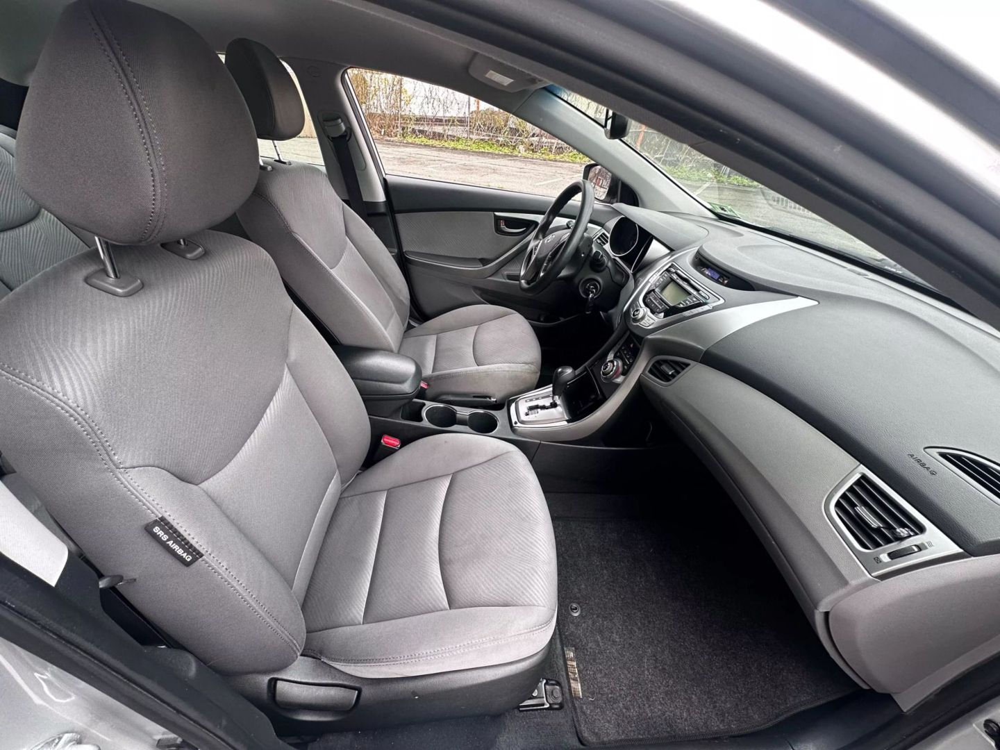 2013 Hyundai Elantra - Image 13