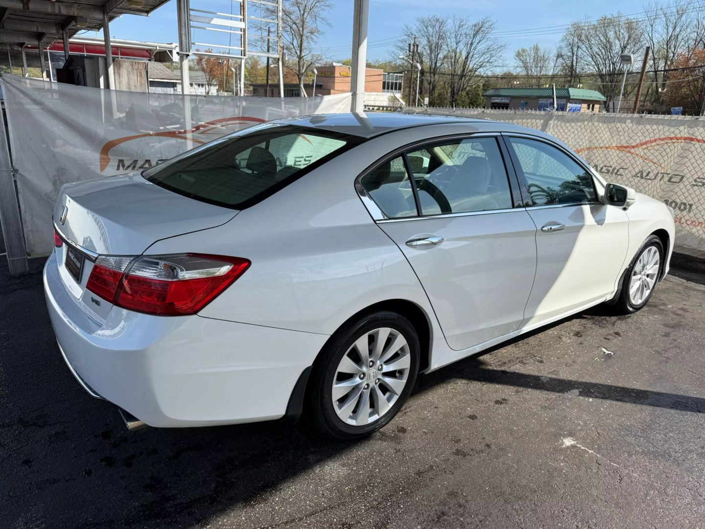 2015 Honda Accord - Image 13